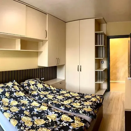 דירה Fully Furnished Apartment- B8 וארנה