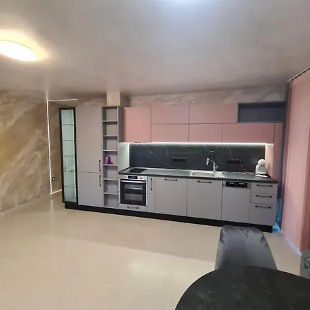 דירה Fully Furnished Apartment- B8 *
