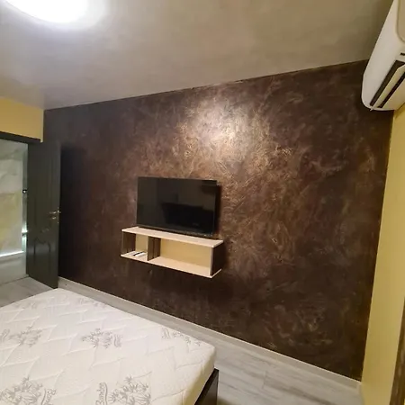 Fully Furnished Apartment- B8 Appartamento Varna