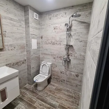 דירה Fully Furnished Apartment- B8 וארנה